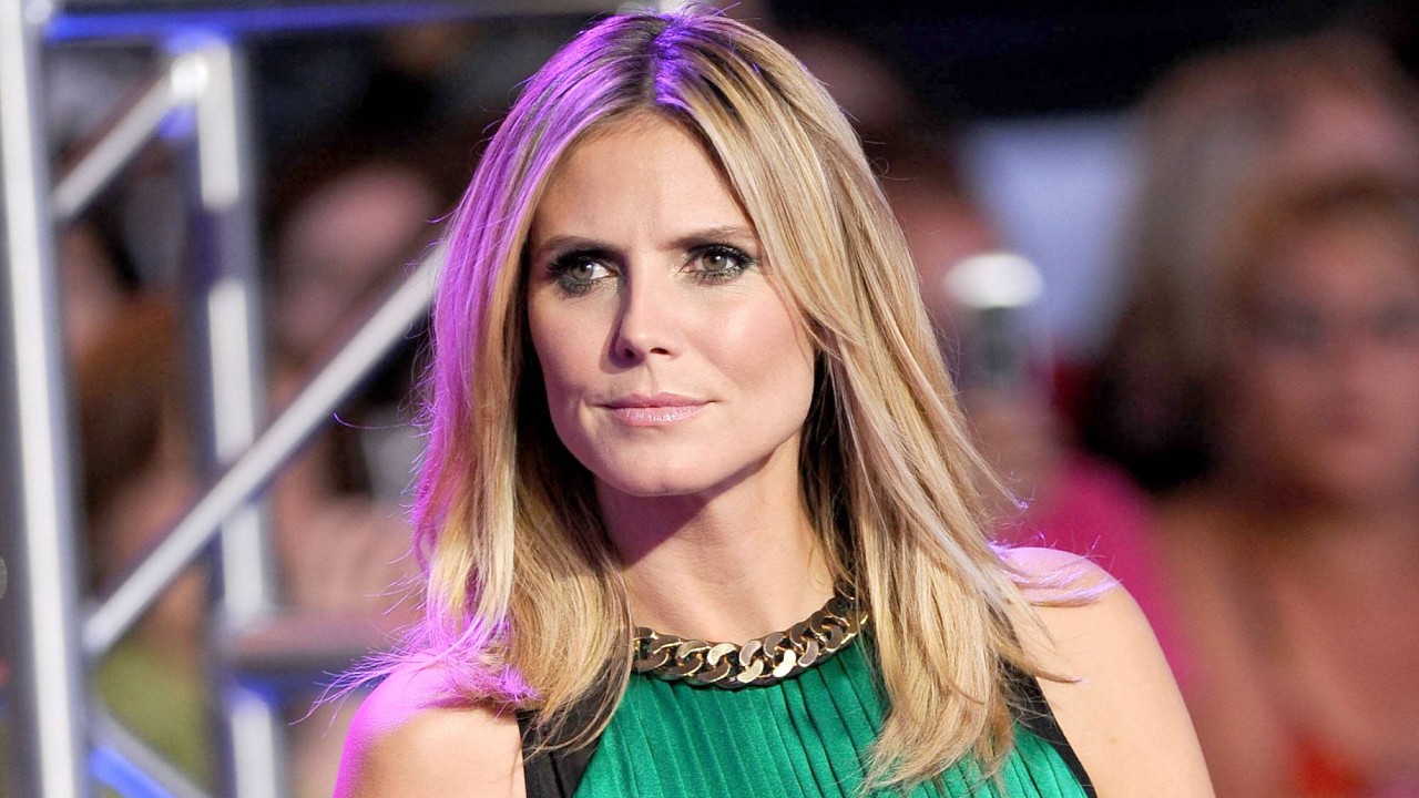 Heidi Klum hat direkt einen wichtigen Rat für die älteren GNTM-Kandidatinnen parat.