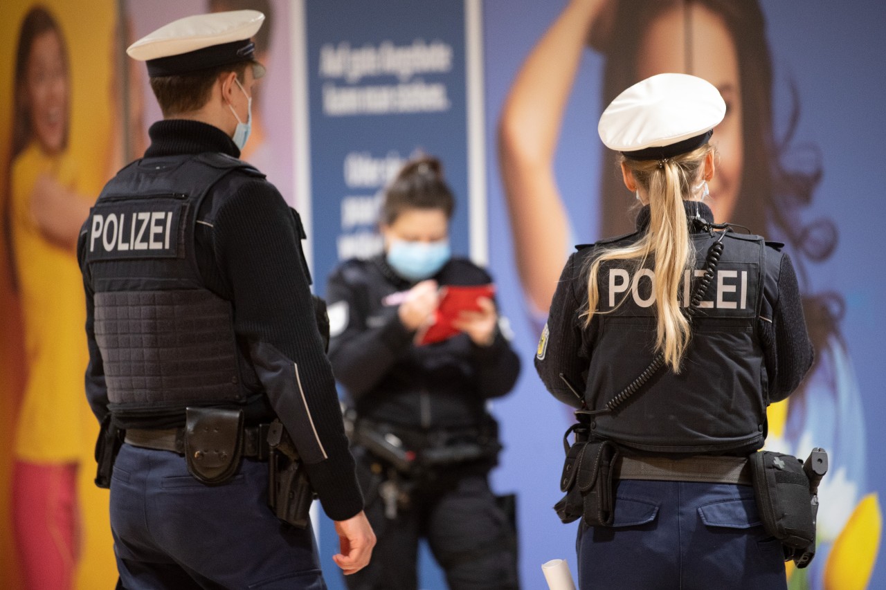 Mitarbeiter der Deutschen Bahn haben Bundespolizisten zur Unterstützung in NRW angefordert. (Symbolbild)