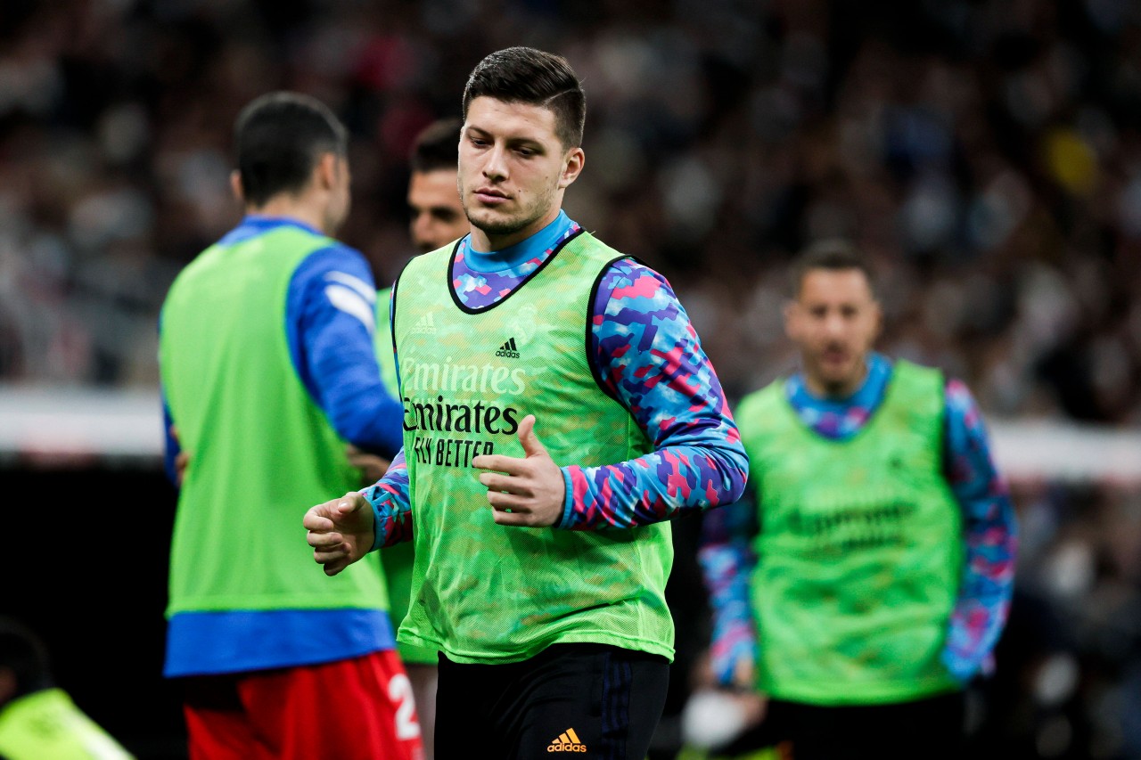 Luka Jovic ist bei Real Madrid unglücklich. Schlägt Borussia Dortmund zu?