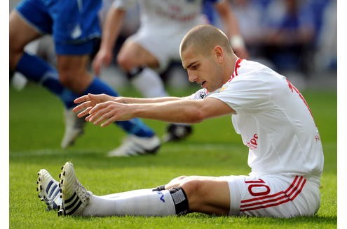 ...als der VfB Stuttgart um den Kroaten buhlte und Veh offenbar bereit war, Petric ziehen zu lassen. Weil der Transfer scheiterte, droht Petric in Hamburg die Bank.