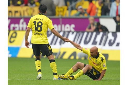 ...der 32-Jährige seinen Stammplatz inzwischen an den jungen Marcel Schmelzer verloren hat.