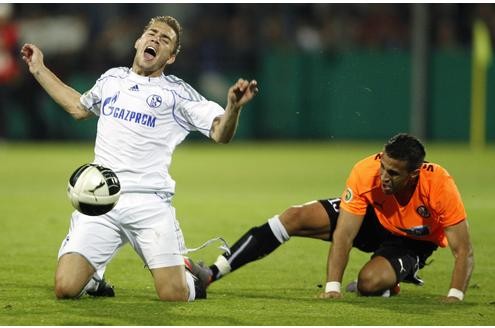 ...auch er findet sich nur noch auf der Bank wieder. Im Schalker Angriff dürfte der Slowake...