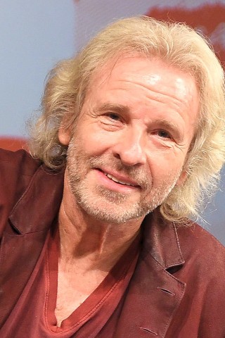 „Wir unterbrechen das Programm für eine kurze Durchsage: Ich bin gerade Opa geworden“, schrieb der TV-Entertainer Thomas Gottschalk am 2. Januar auf Twitter. Der zweite Enkel des 67-Jährigen heißt Sebastian. Die Eltern sind Gottschalks Sohn Roman und dessen Frau Melissa, die seit 2013 verheiratet sind. Gottschalks anderer Sohn Tristan (28) ist bereits seit 2010 Vater eines Sohnes.