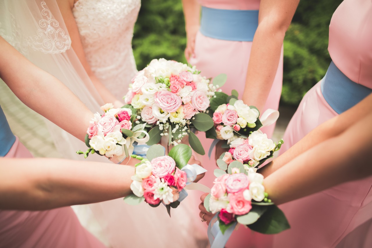 Hochzeit: Eine Braut kaufte Kleider für ihre Brautjungfern – doch als eine von ihnen zunahm, wurde es unangenehm. (Symbolfoto)