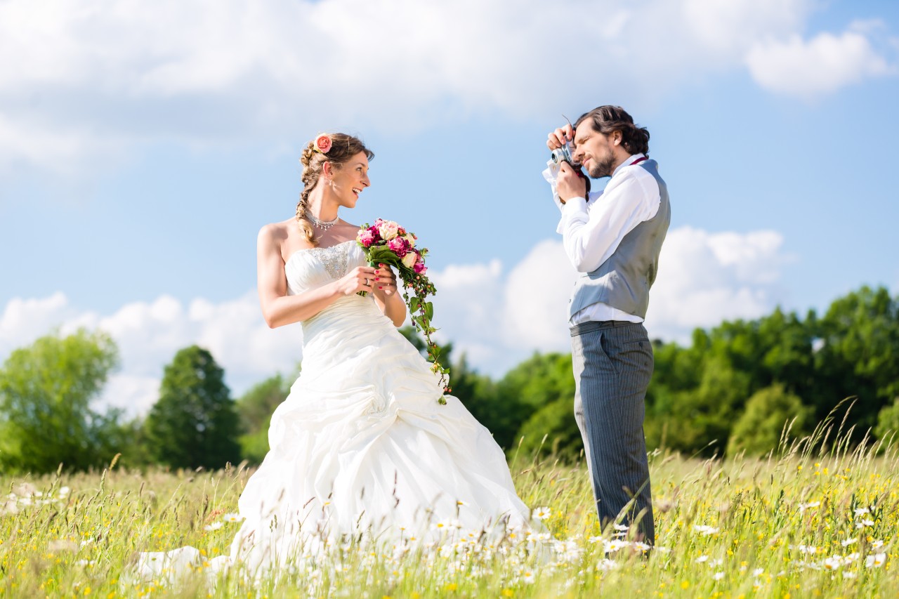 Hochzeit: Paar verweigert Fotografin Essen und Getränke – das sollten sie bitter bereuen (Symbolbild).