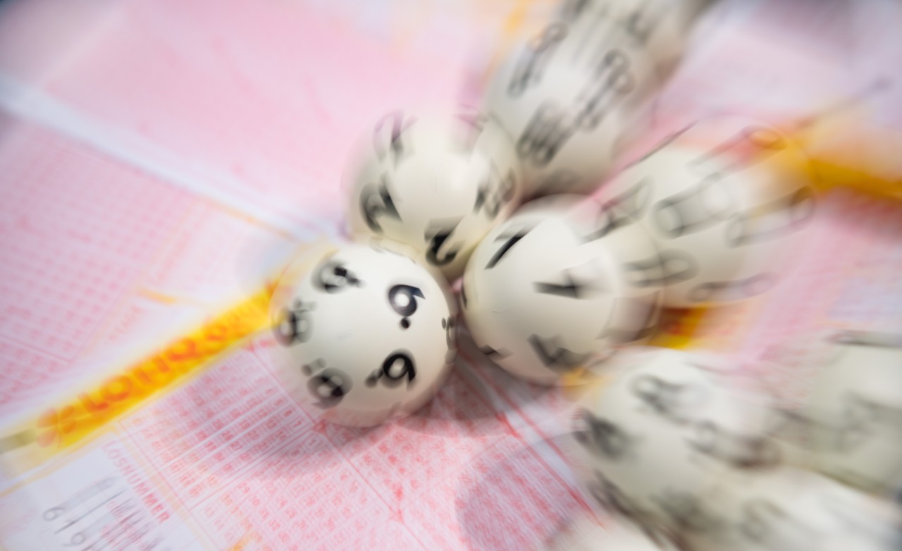 Ein Lotto-Spieler sieht sich um seinen Gewinn betrogen. (Symbolbild)