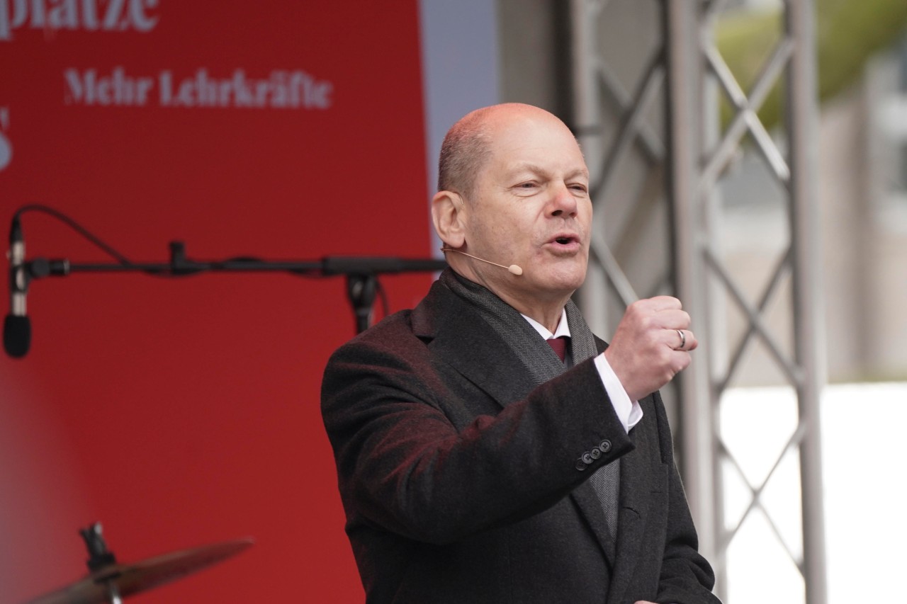 Olaf Scholz wurde in Essen von zahlreichen Querdenkern gestört.