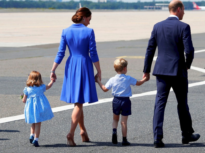 Bereits kurz nach der Geburt seines Sohnes im Jahr 2013 hatte William seine militärische Karriere beendet und begonnen, sich karitativen und repräsentativen Aufgaben zu widmen.