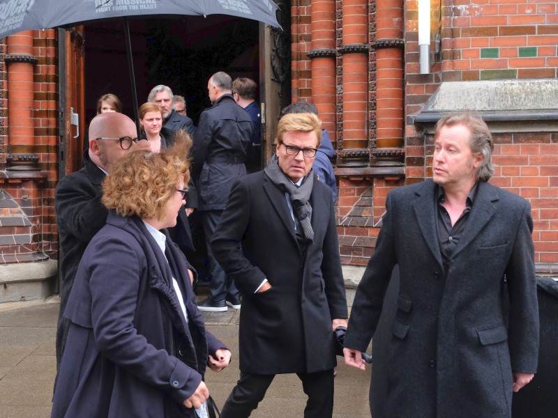 Vor der St. Gertrud Kirche: Geschäftsführer Bernd Dopp von Warner Music Central Europe.