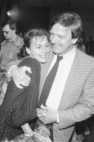 Nachdem die Ehen Nummer eins (mit Eva Schubach) und zwei (mit Anne Taschenmacher) zerbrachen, gab Schröder Hiltrud Marion Schwetje 1984 das Jawort. 