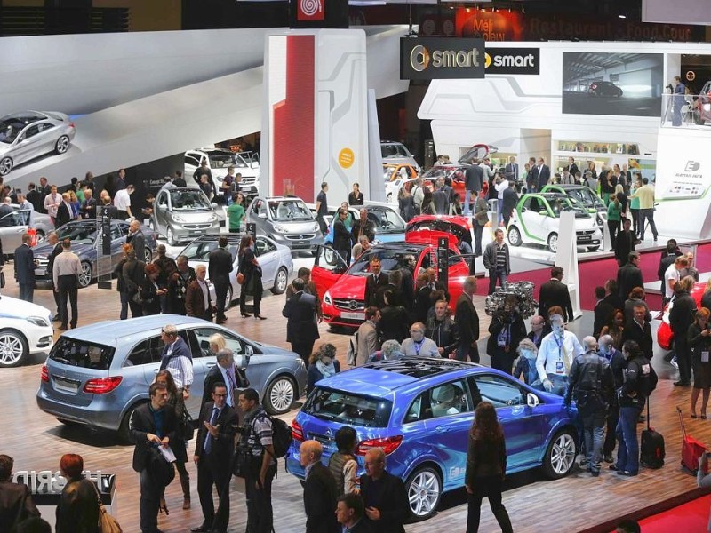 Überblick des Autosalons in Paris.