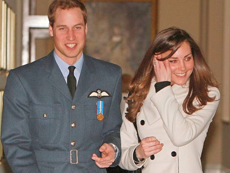 Allerdings folgt in ihrer Beziehung ein Auf und Ab. William und Kate trennen sich zwischenzeitig, finden aber wieder zusammen (hier auf einem Foto von 2008). Kate zeigt sich ...