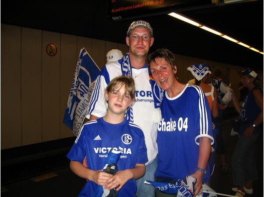 Stefan Frielingsdorf mit Familie im Stadion. Foto: privat