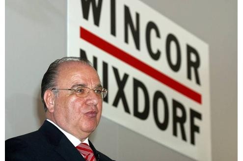 Der erfolgreiche Computerspezialist Heinz Nixdorf hat seine revolutionären Einfälle in den 1950er-Jahren zunächst in Essen. Heute ist der Firmensitz der Nixdorf Computer AG in Paderborn.