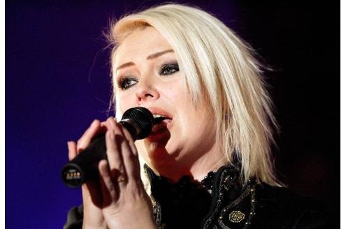 ... Kim Smith als Kim Wilde.