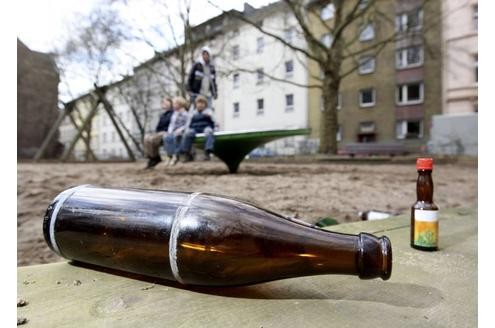 Das Pfand für eine Mehrweg-Bierflasche aus Glas beträgt acht Cent. Doch jede Flasche, die nicht wieder beim Händler landet, ist für die Brauereien teuer: Der Anschaffungspreis für eine Flasche liegt nämlich bei rund 12 Cent.