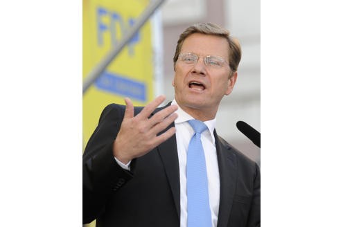 Wegen seiner eleganten Krawatten auf Platz 3: FDP-Chef Guido Westerwelle.