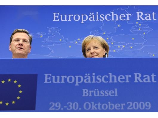 ...ging es für ihn zum EU-Gipfel nach Brüssel - sein erster Auftritt auf internationalem Parkett in seinem neuen Amt. Im Anschluss begab er sich...