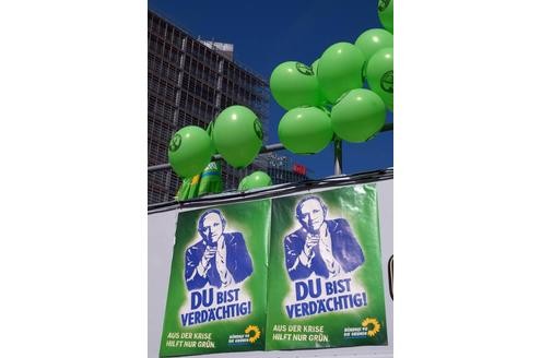 Auch die Grünen nutzten sein Konterfei, um im Wahlkampf gegen staatliche Überwachung zu protestieren.