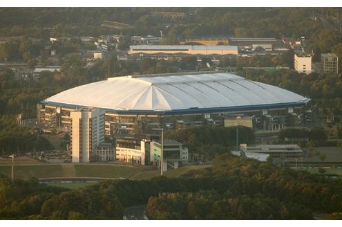 Raúls neuer Arbeitsplatz: Die Arena Auf Schalke.