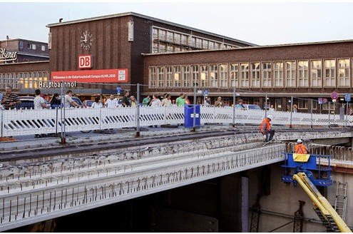 Die Wände und die ersten Deckenplatten des neuen Tunnels wurden im Sommer 2010 installiert.