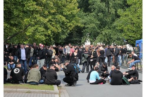 Teilnehmer der Nazi-Demo am Dortmunder Hafen.