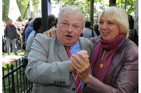 Gegendemonstration am Nordmarkt. Unter anderem mit Grünen-Chefin Claudia Roth und NRW-Sozialminister Guntram Schneider.