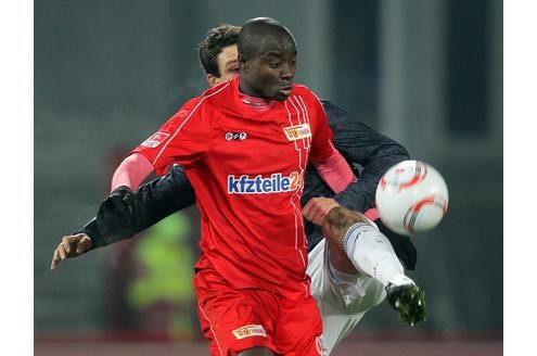 er VfL Bochum hat den zweiten Sieg in Serie teuer bezahlt. Beim 1:0 des VfL beim 1. FC Union Berlin musste Verteidiger Matias Concha nach einem bösen Foul mit einem Schienbeinbruch ausgewechselt werden. Christoph Dabrowski (18.) erzielte den Siegtreffer für Bochum.