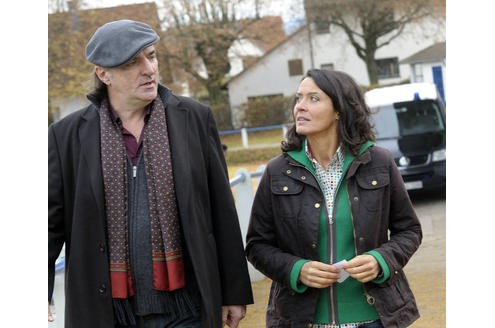 Lena Odenthal (Ulrike Folkerts) und Mario Kopper (Andreas Hoppe) bedienten sich am Sonntag etlicher Klischees über Frauenfußball. Bild: SWR/Krause-Burberg" (S2). SWR-Pressestelle/Fotoredaktion, Baden-Baden