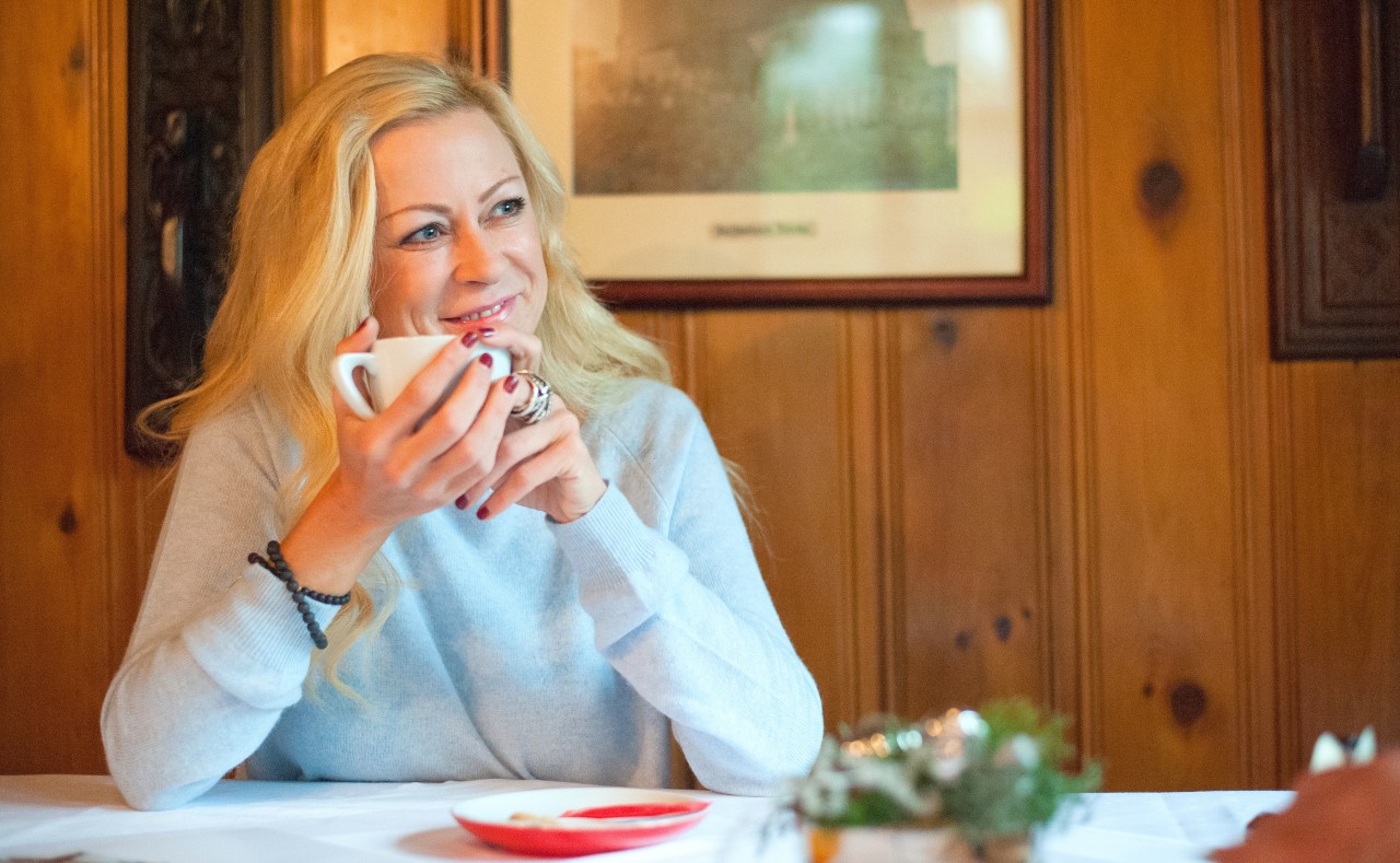 Die echte Jenny Elvers und die öffentliche Figur – heute seien sie eins, sagt die Schauspielerin.