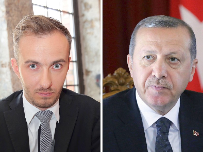 Dass Böhmermann Erdogan ärgern wollte, ist dagegen anzunehmen. Sonst hätte er das vor vulgärer Sprache nur so strotzende Gedicht wohl nicht auf Türkisch untertiteln lassen. Böhmermann sagte in seiner Sendung, er wolle den Unterschied zwischen Satire und Schmähkritik deutlich machen – und betonte immer wieder, dass man solche Dinge, wie er sie in seinem Gedicht rezitierte, nicht sagen dürfe. Damit bezog der Moderator sich auf die NDR-Sendung „extra 3“.