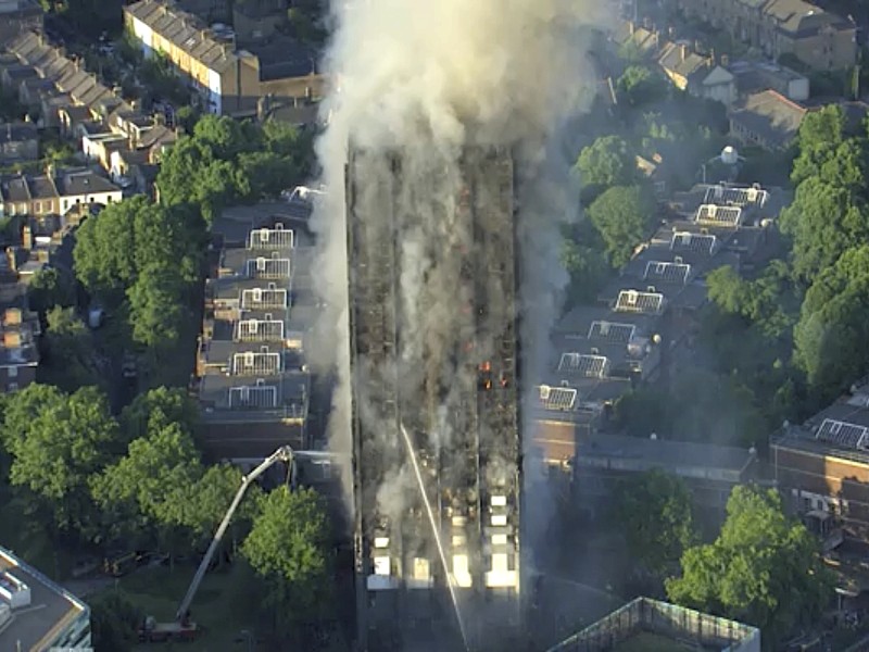 Nach Angaben des Stadtbezirks Royal Borough of Kensington and Chelsea befanden sich in dem Hochhaus 120 Wohnungen.