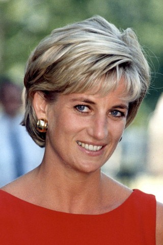 Lady Diana war Großbritanniens Prinzessin der Herzen. Ihr tragischer Unfalltod am 31. August 1997 versetzte das Land in Schockstarre. Wir zeigen das Leben Dianas in einer Fotostrecke. 
