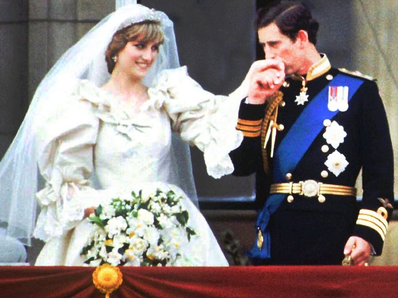 Mit Prinzessin Diana wird erstmals seit mehr als 300 Jahren wieder eine Engländerin Gemahlin eines britischen Thronerben.
