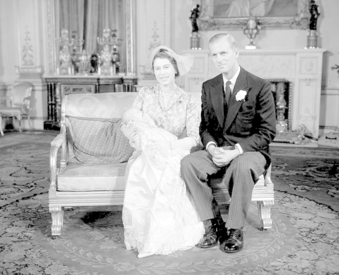 Königin Elizabeth II. und ihr Mann Prinz Philip nach der Taufe ihrer Tochter Anne im Jahr 1950.