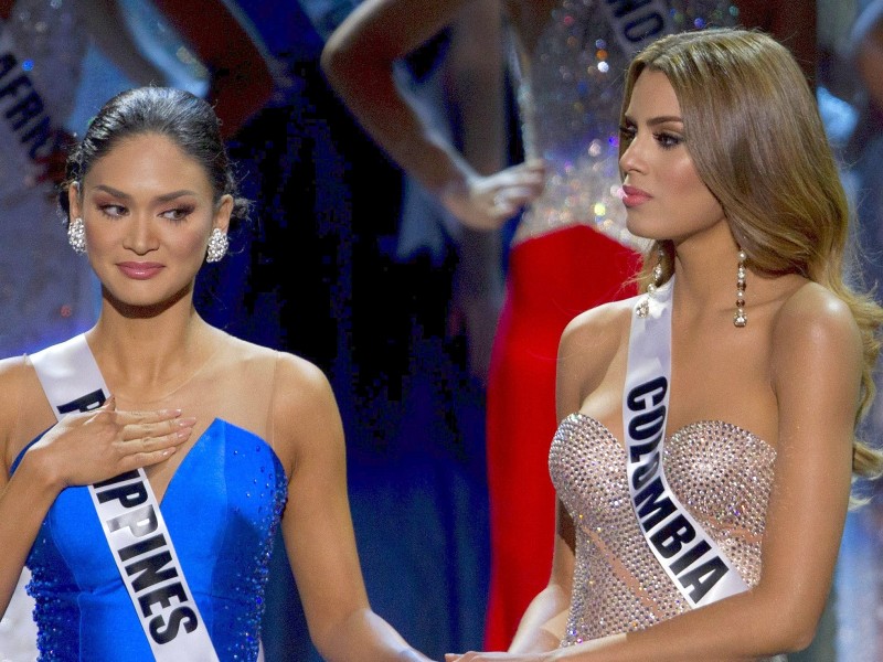 Übrig bleiben die Miss Philippinen, die Deutsch-Philippinerin Pia Alonzo Wurtzbach (l.) und Miss Kolumbien, Ariadna Gutierrez. Dann sagt...