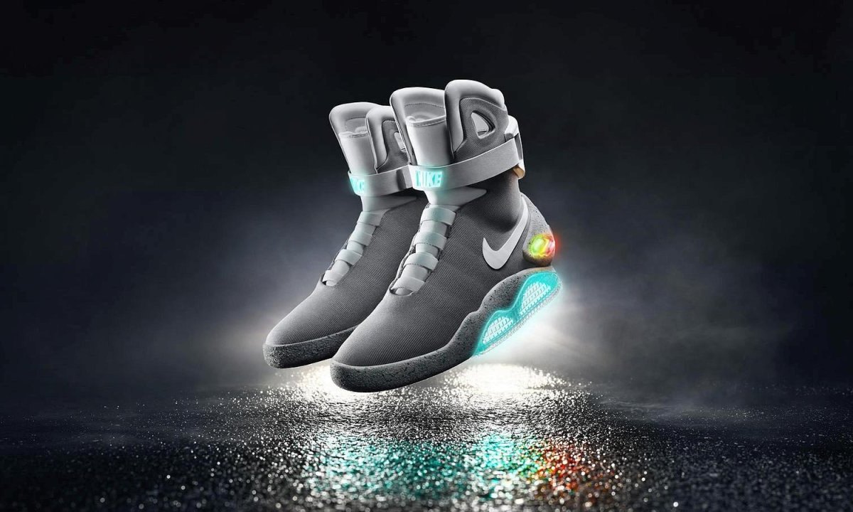 2015-nike-mag-02_native_1600~eb2d7e08-a0cf-4b03-8fd1-471f52d62330.jpg