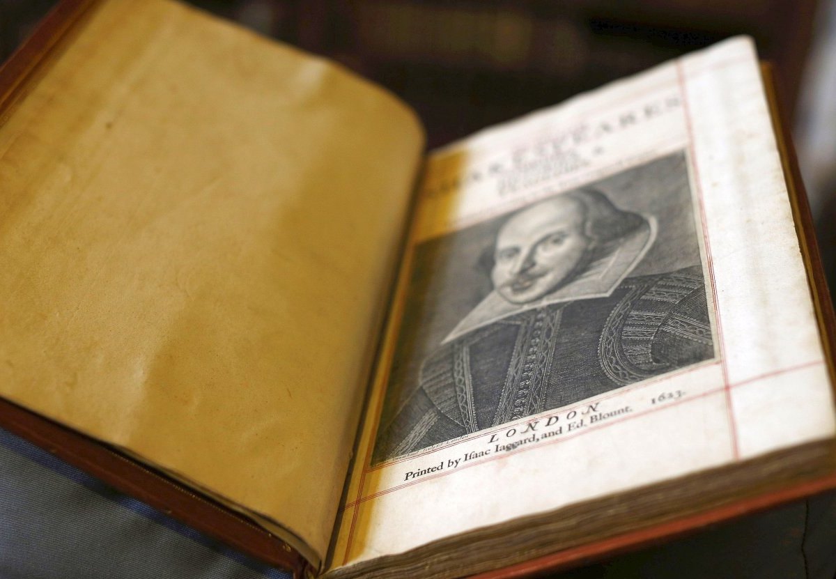 2016-04-07T144319Z_153804586_LR2EC4714VWBP_RTRMADP_3_BRITAIN-SHAKESPEARE.JPG