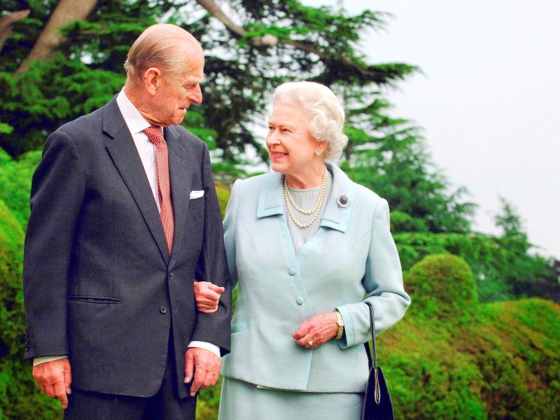 Öffentlich nannte die Queen ihren Gatten Philip einmal ihren „Halt in all den Jahren“. 