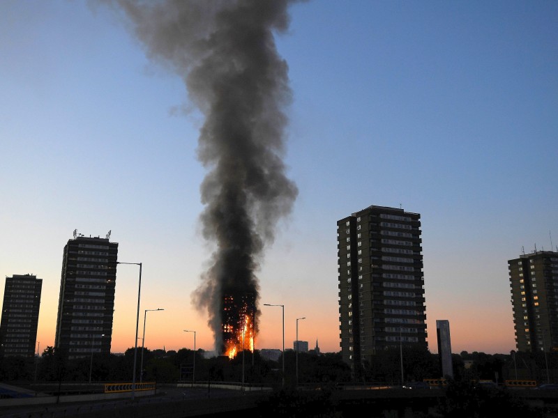 Kilometerweit waren die Rauchwolke und das Feuer zu sehen.