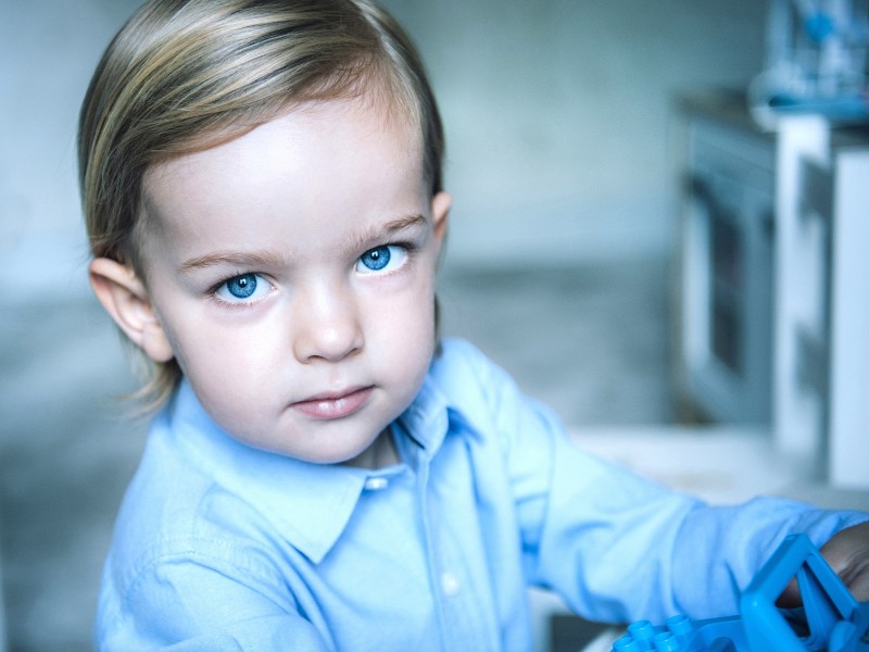 Ihr kleiner Bruder Nicolas kam am 15. Juni 2015 zur Welt. Dieses Foto zeigt ihn an seinem zweiten Geburtstag. 