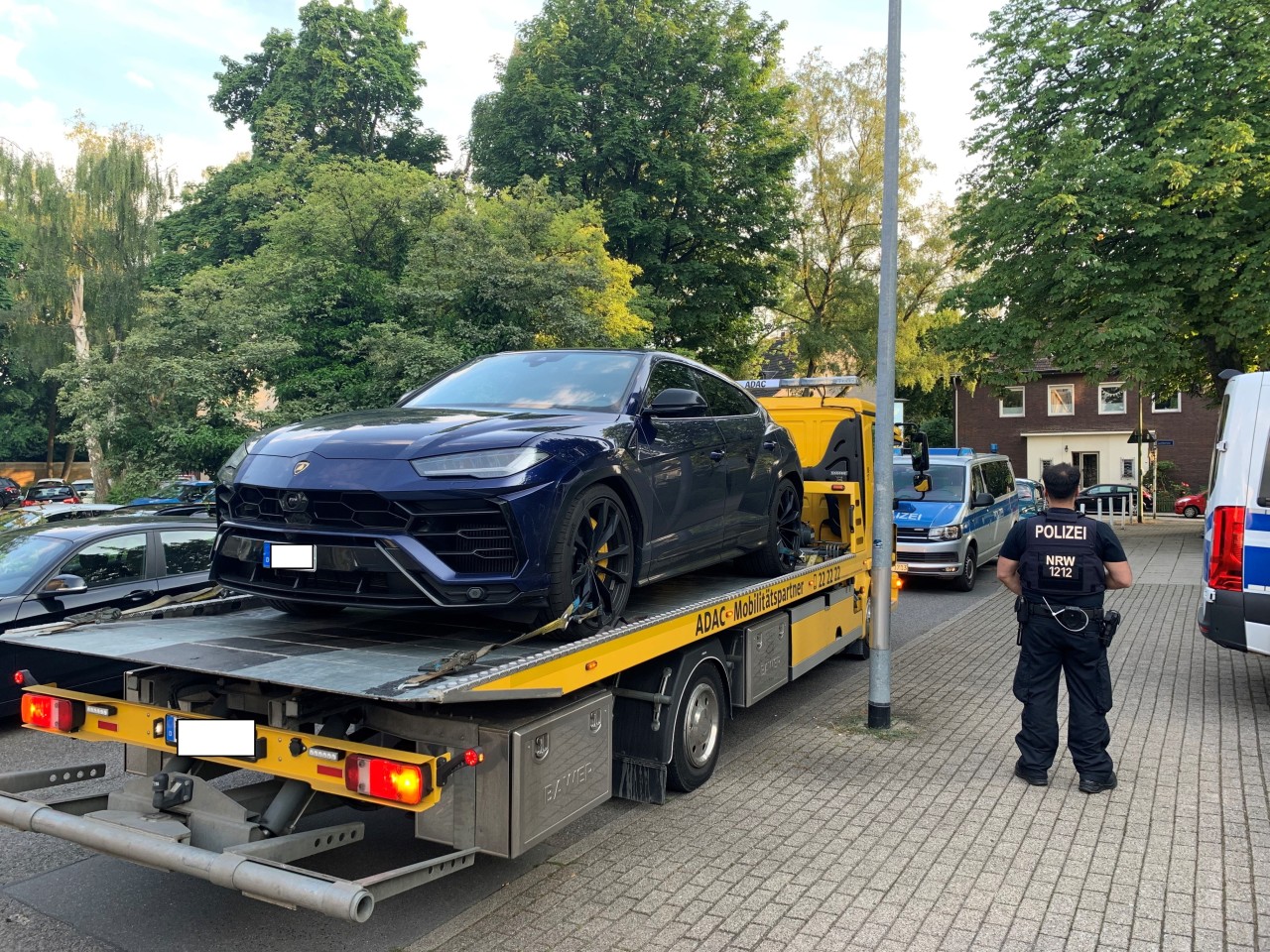 Essen: Der Lamborghini des 31-jährigen Deutschen wurde sichergestellt.