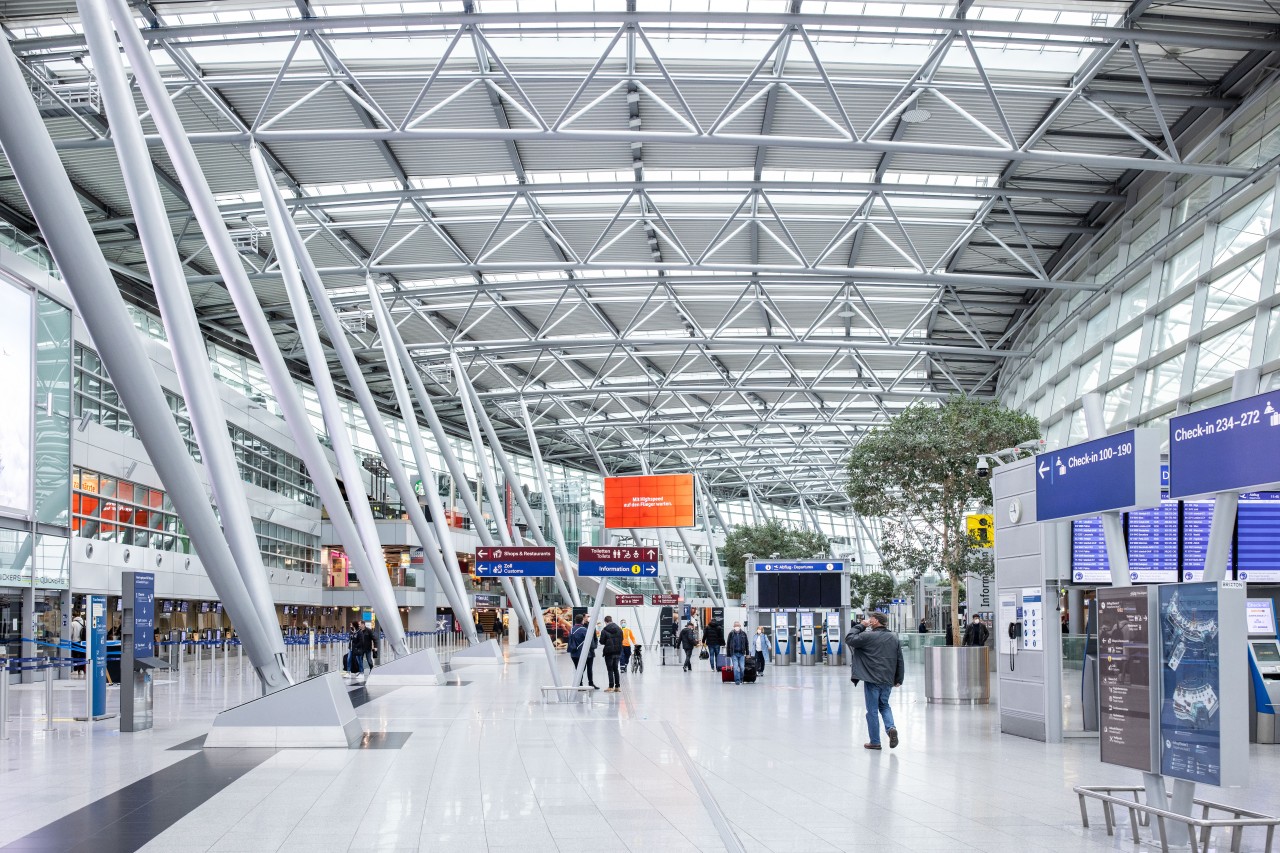 Die Bundesnotbremse ist da! Doch im Bezug auf den Flughafen Düsseldorf wurde da was vergessen. (Symbolbild)