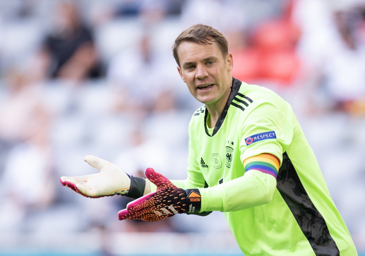 Die Regenbogen-Armbinde von Manuel Neuer triggert AfD-Politiker Uwe Jung.