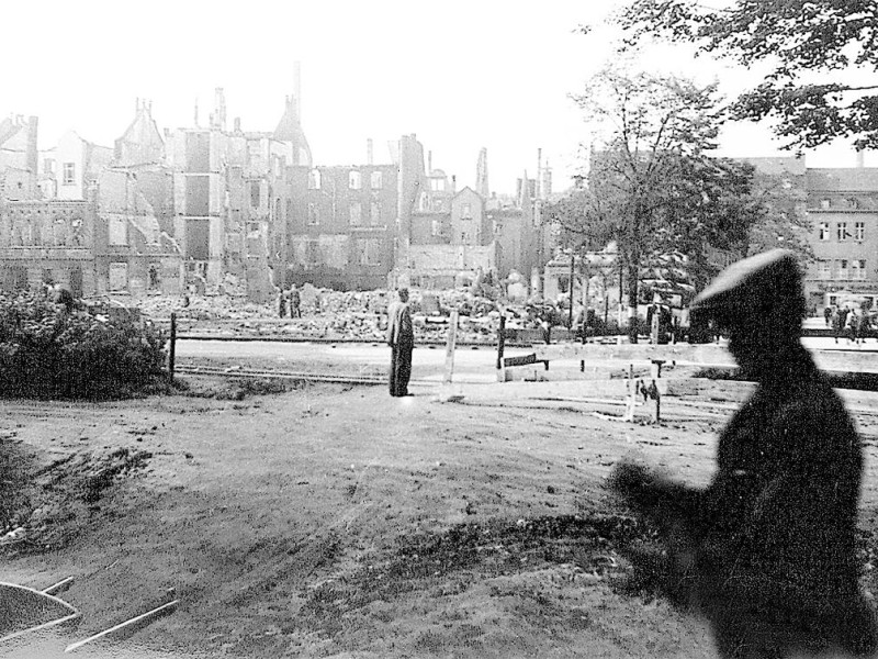 Schwere Zerstörungen durch Bombenangriffe in Dorstfeld.