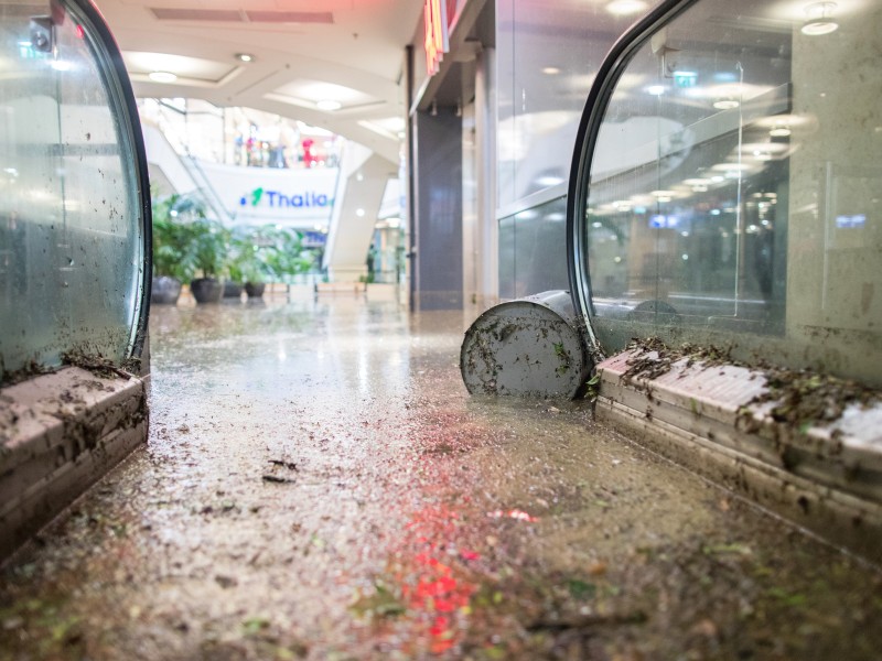 An manchen Orten ist die Regenmenge eines ganzen Monats niedergegangen.