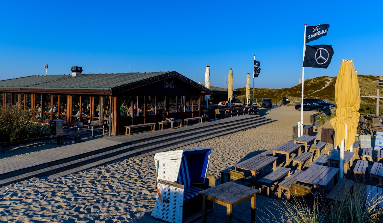 Die Sansibar auf Sylt lockt jedes Jahr Tausende Gäste an. 