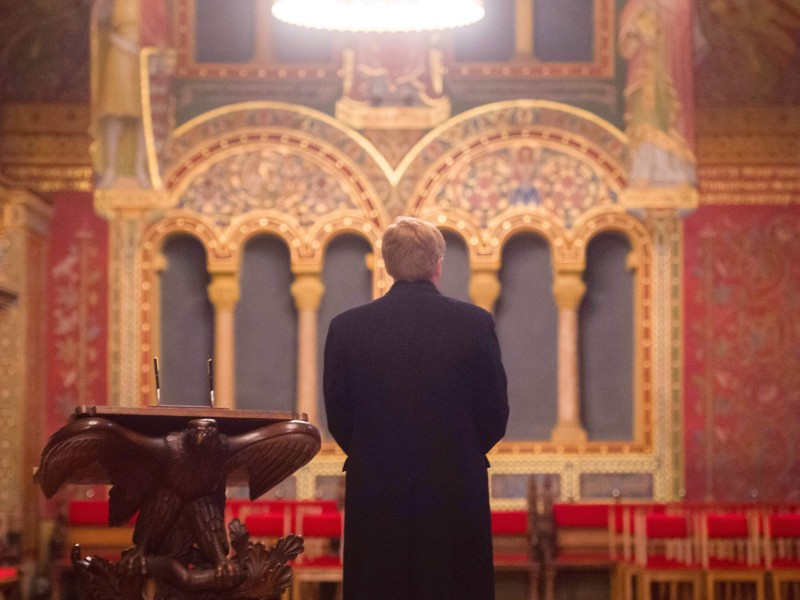 Andächtig schaute sich König Willem-Alexander in der Wartburg um. 