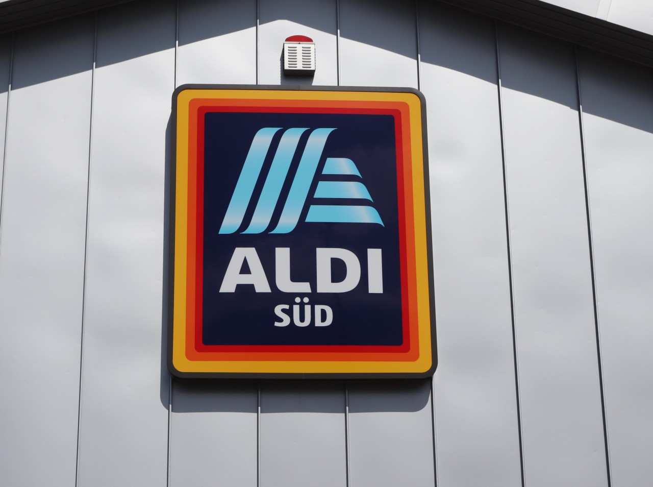 Aldi-Kunde ist fassungslos über ein Aktions-Angebot des Discounters. (Symbolbild)