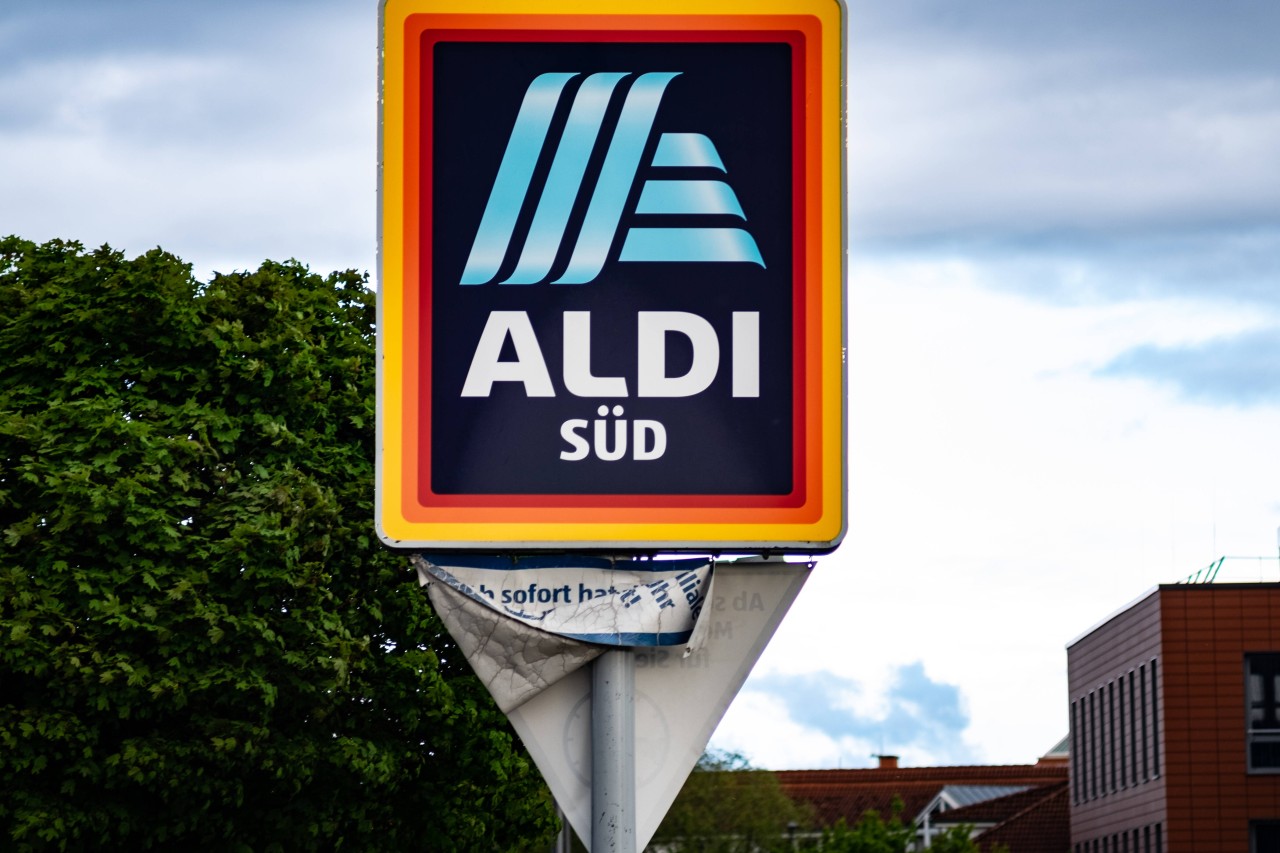 Aldi: Als eine Kundin DAS bei dem Discounter sehen muss, ist sie angewidert.